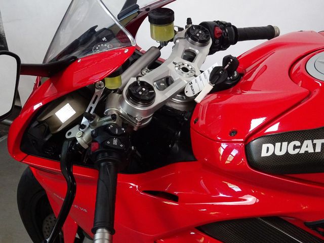 ducati - panigale-v4
