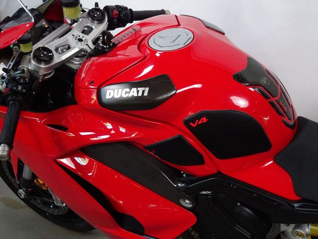 ducati - panigale-v4