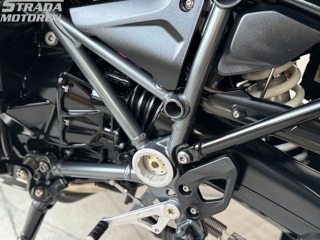 bmw - r-1250-gs-triple-black