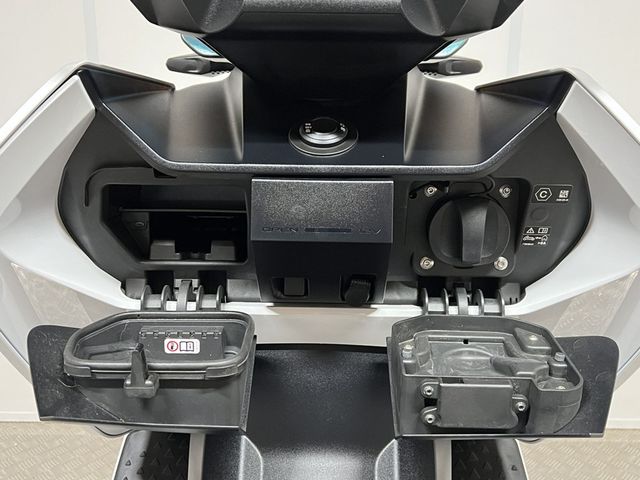 bmw - ce-04