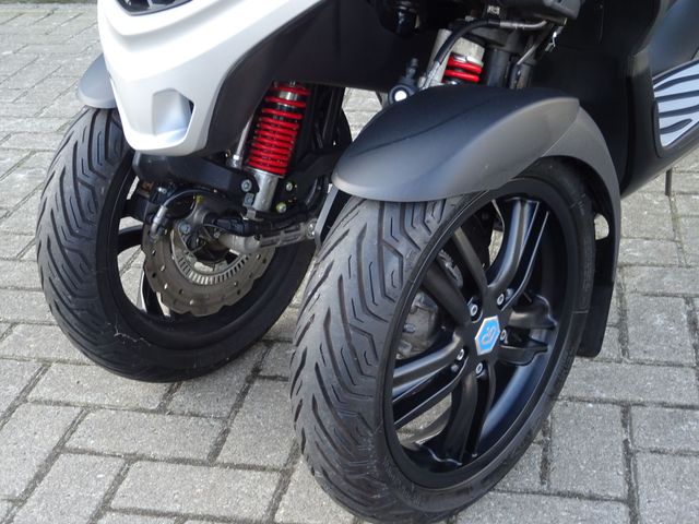 piaggio - mp3-300-hpe-sport
