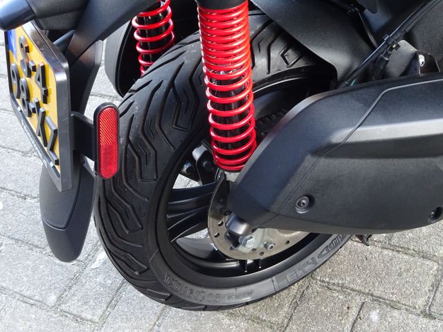 piaggio - mp3-300-hpe-sport