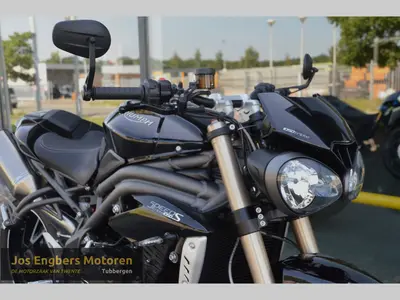TRIUMPH SPEED TRIPLE S – foto 3
