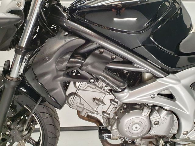 suzuki - sfv-650-gladius-abs