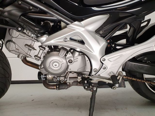 suzuki - sfv-650-gladius-abs