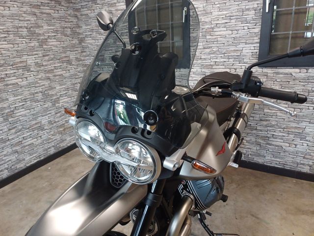 moto-guzzi - v-85-strada