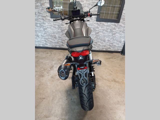 moto-guzzi - v-85-strada