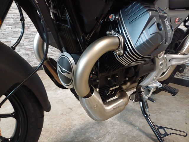 moto-guzzi - v-85-strada
