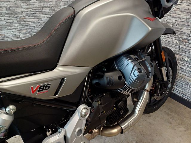 moto-guzzi - v-85-strada