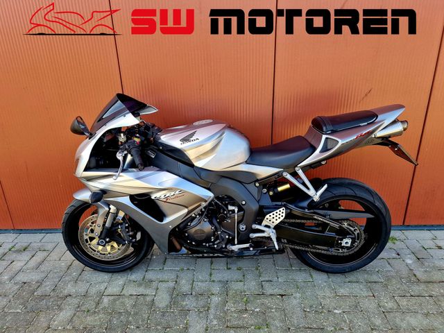 honda - cbr-1000-rr-fireblade