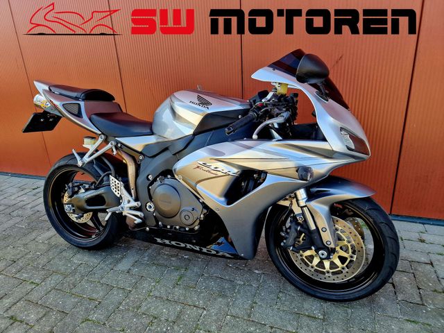 honda - cbr-1000-rr-fireblade