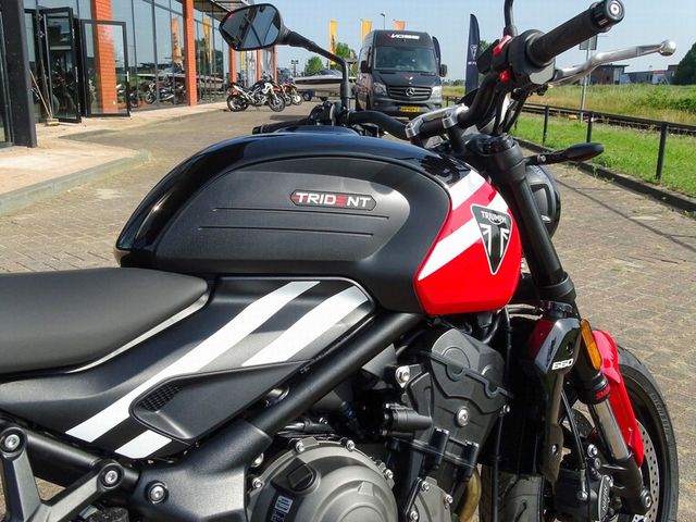 triumph - trident-660