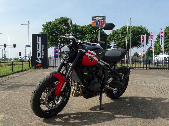 triumph - trident-660