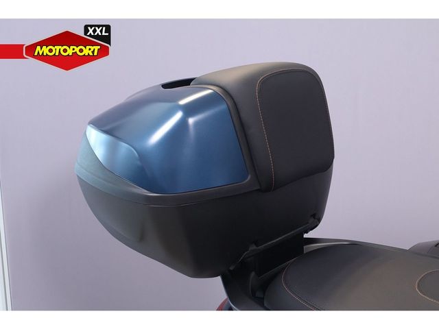 piaggio - mp3-530-hpe-advance-exlusive