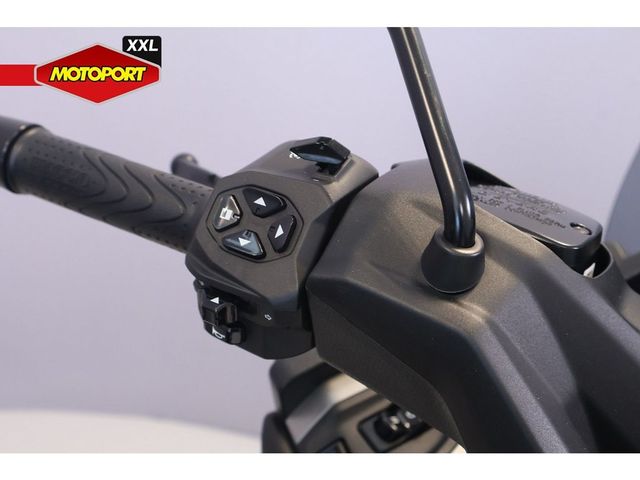 piaggio - mp3-530-hpe-advance-exlusive