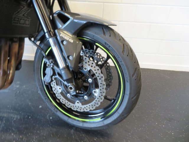 kawasaki - z900
