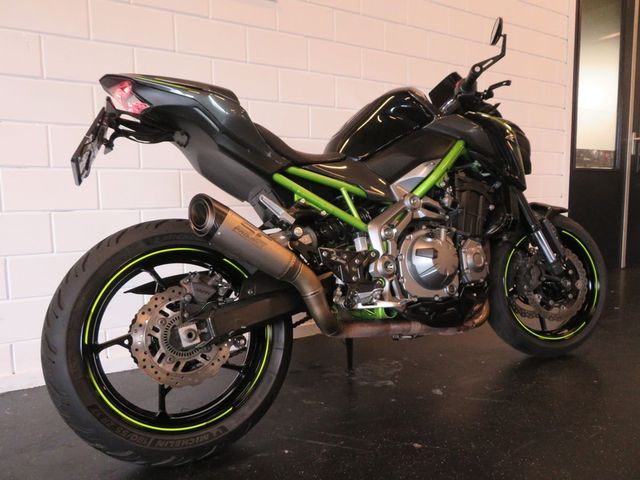 kawasaki - z900