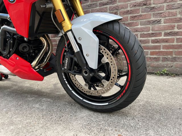bmw - f-900-r