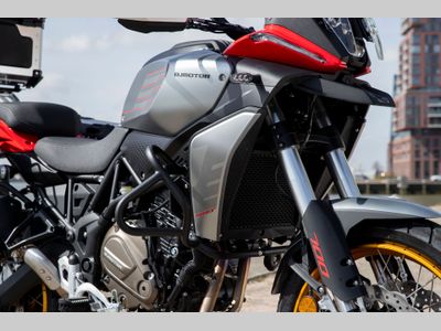 QJMOTOR SRT 700 SX TOURING – foto 2