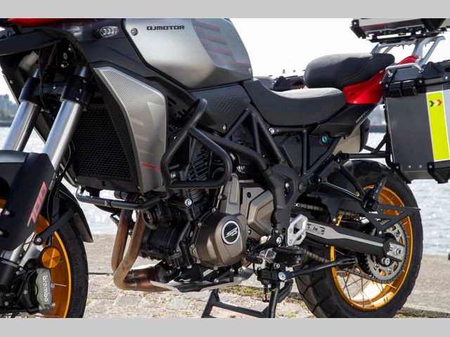 QJMOTOR - srt-700-x-touring