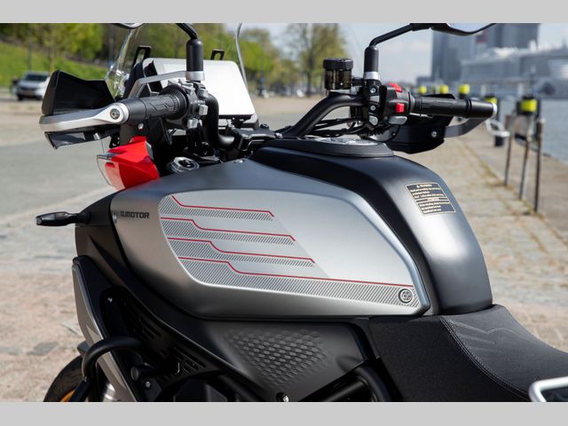 QJMOTOR - srt-700-x-touring
