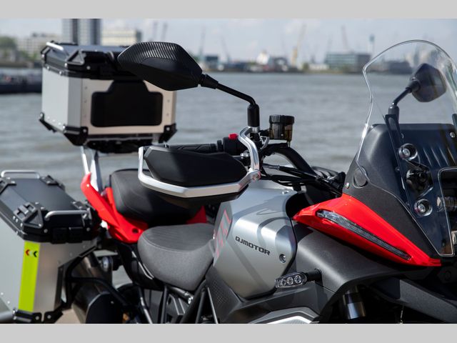 QJMOTOR - srt-700-x-touring
