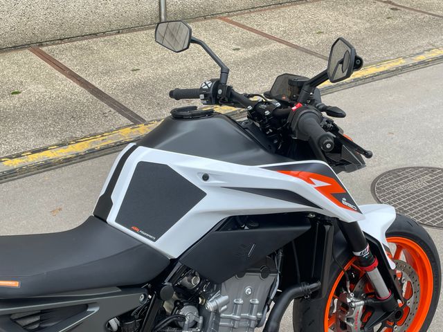 ktm - 890-duke