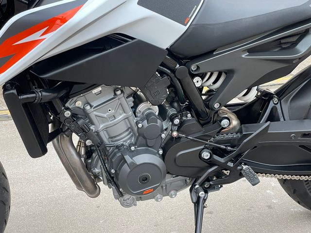 ktm - 890-duke