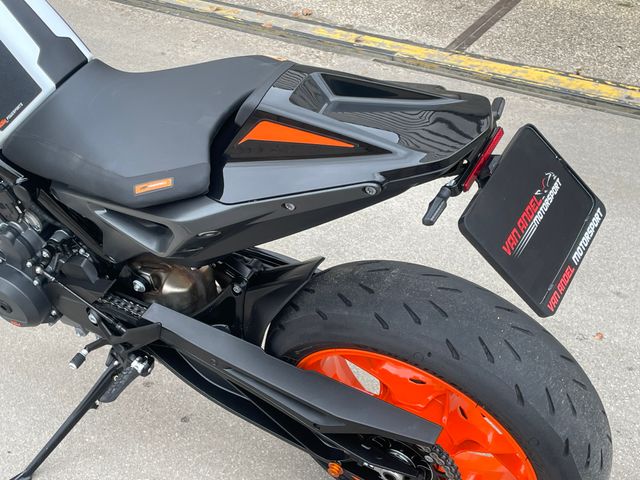 ktm - 890-duke