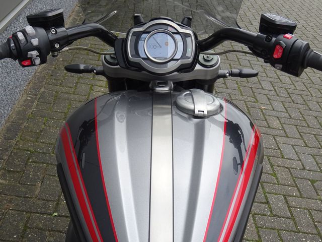 triumph - rocket-3-gt