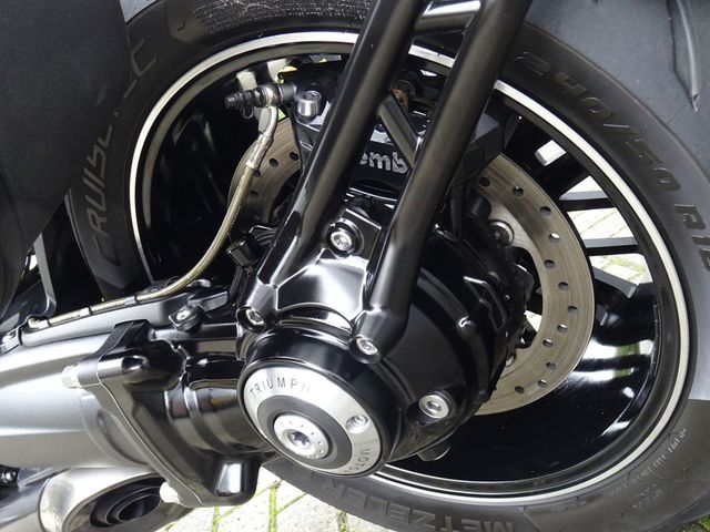 triumph - rocket-3-gt