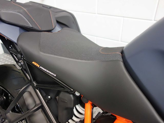 ktm - 1290-super-duke-gt