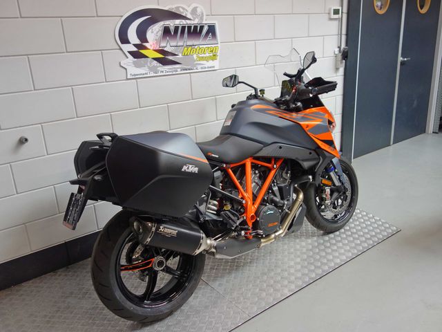 ktm - 1290-super-duke-gt