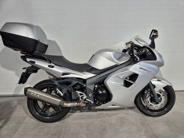 triumph - sprint-st-1050-abs