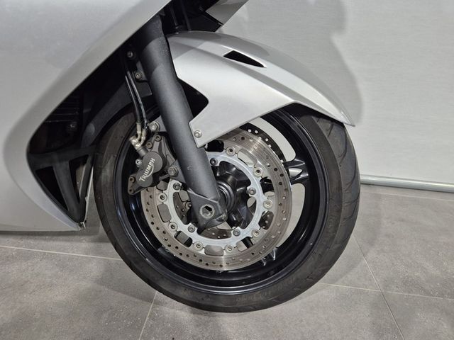 triumph - sprint-st-1050-abs