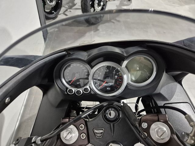 triumph - sprint-gt-abs