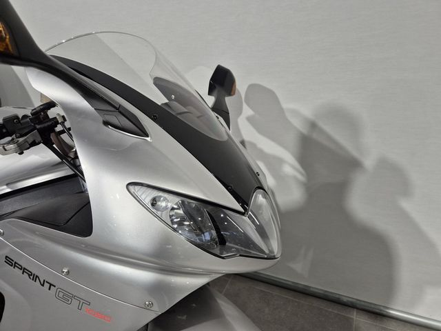 triumph - sprint-st-1050-abs