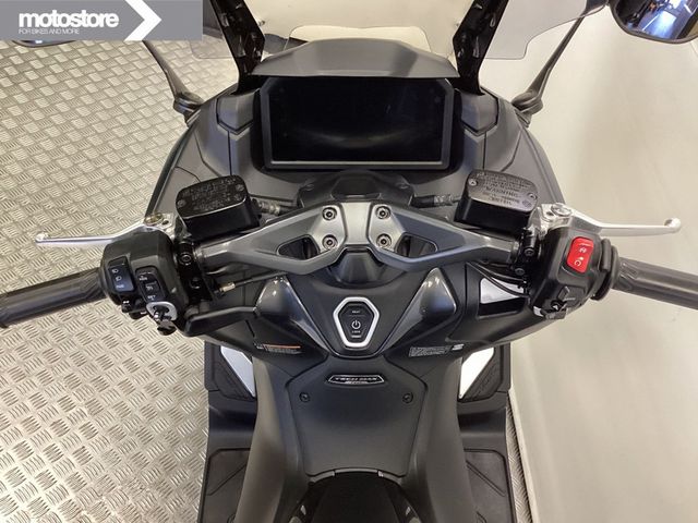 yamaha - tmax-tech-max-560