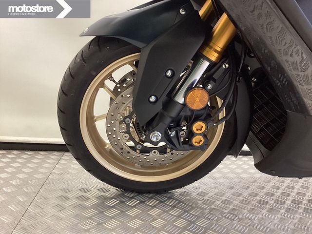 yamaha - tmax-tech-max-560