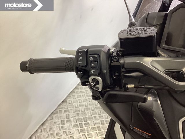 yamaha - tmax-tech-max-560