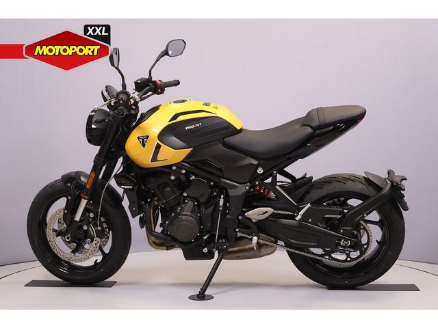 triumph - trident-660