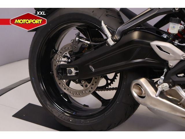 triumph - trident-660