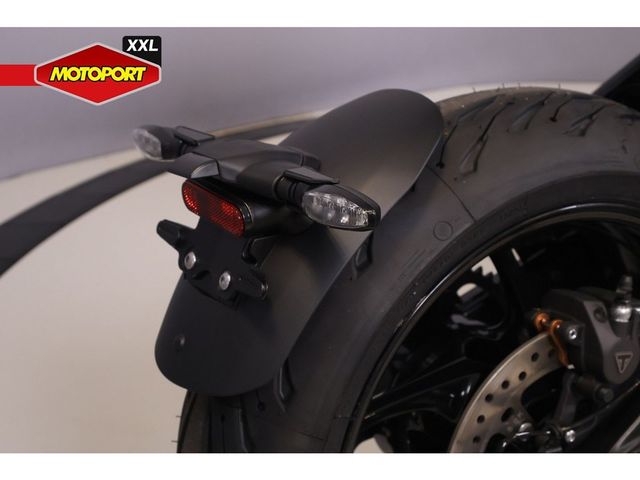 triumph - trident-660