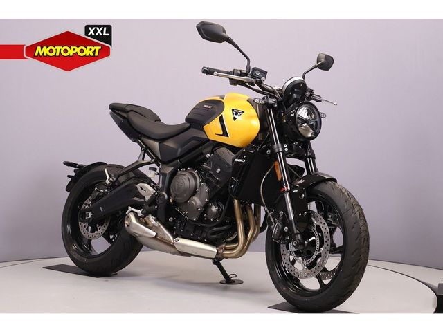 triumph - trident-660