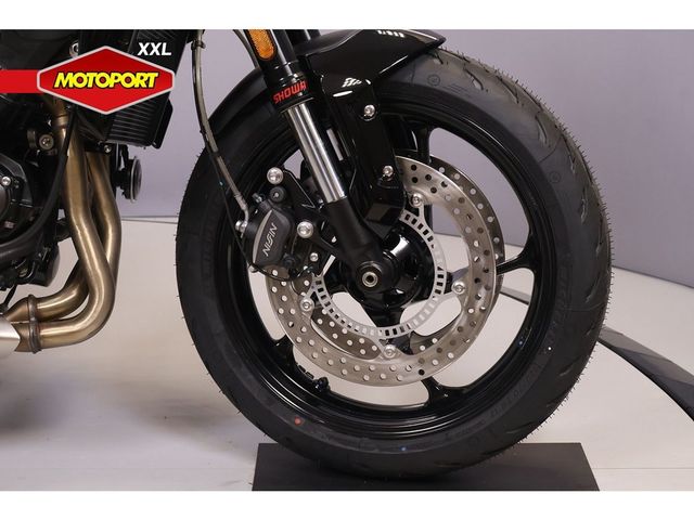 triumph - trident-660