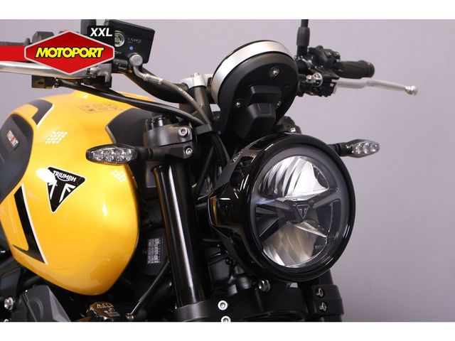 triumph - trident-660