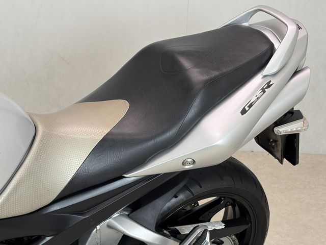 suzuki - gsr-600
