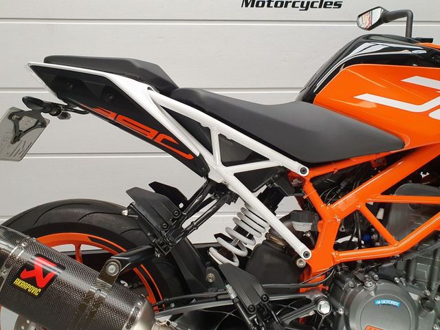 ktm - 390-duke-abs