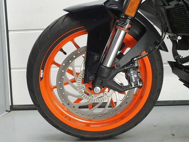 ktm - 390-duke-abs