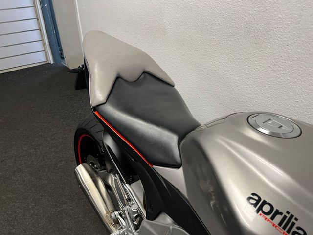 aprilia - tuono-v4